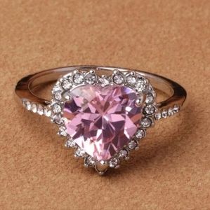 💕💕NEW💕💕GORGEOUS!! BARBIE PINK VINTAGE Heart CZ Ring